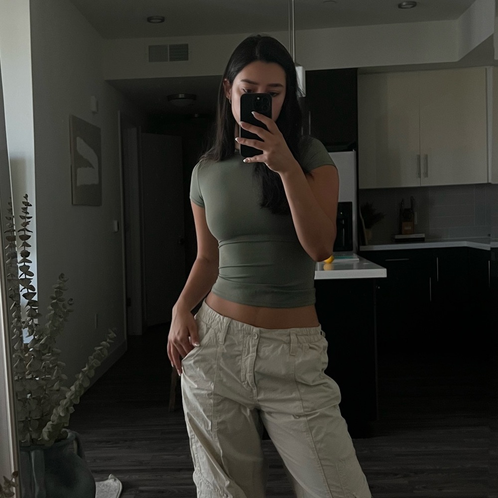 Adanola short sleeve longline top in Olive